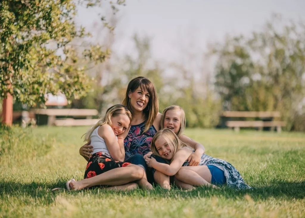 Sibling relationship prompts and dynamics for writers